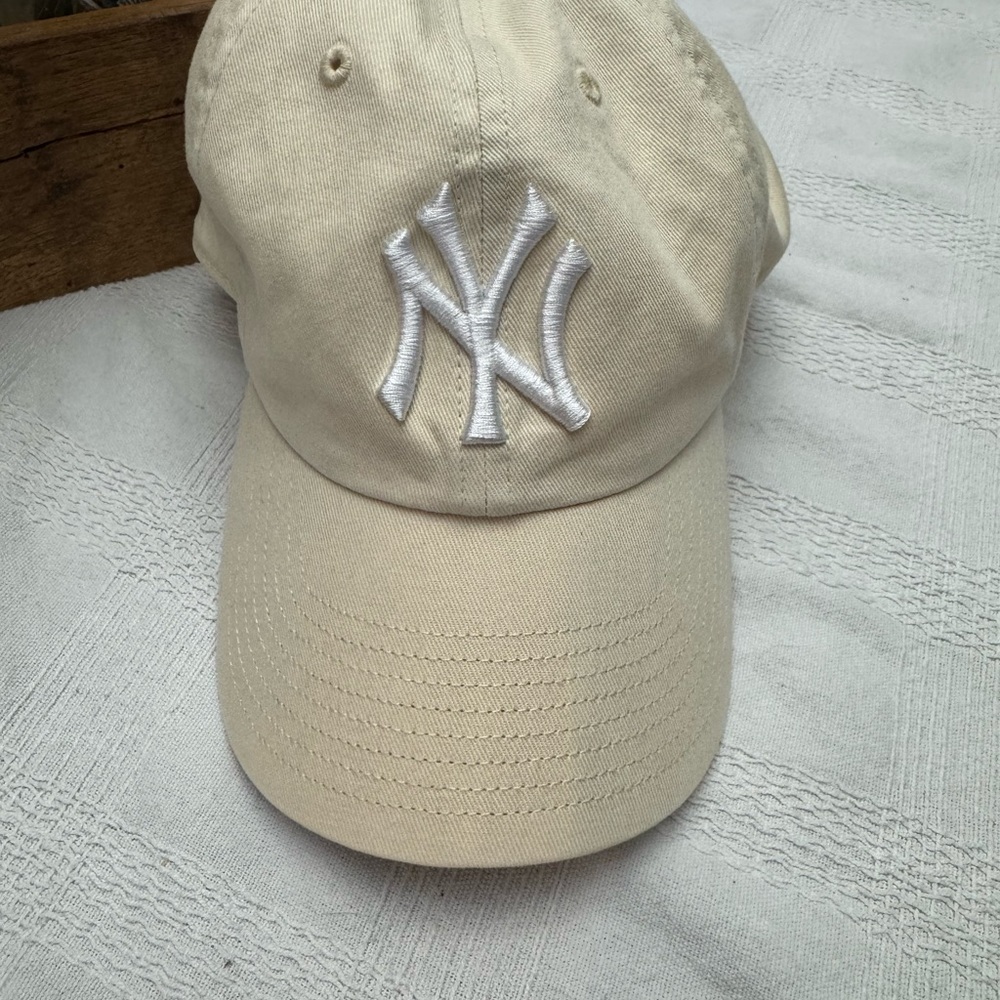 Beige NY Logo Cap
